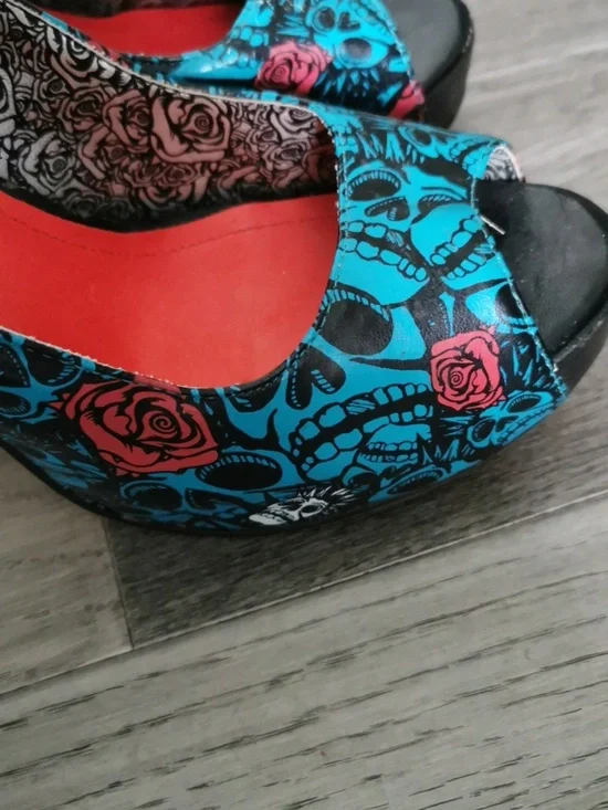 Iron Fist Vintage Y2K Muerte Punk Skull Rose Print High Heel Pumps. Size 10. - Picture 6 of 14